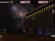 六台：拜仁球迷凌晨在皇马下榻酒店外放烟花，试图干扰球员休息