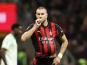 恭喜，米兰后卫帕夫洛维奇的第一个孩子出生