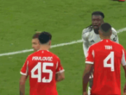  这一幕似曾相识，卡马文加连续两个赛季在欧冠1/4决赛染红