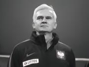 已故波兰助教马盖拉被追授勋章，乌尔班、莱万等人出席葬礼