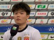 杨希：非常开心取得首球；这场比赛非常困难踢起来很累