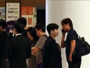 韩足晚报（26.7.3）洪明甫连夜逃回洛杉矶逃避审查