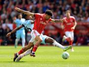 半场战报：诺丁汉森林0-1伯恩利，弗莱明破门，普劳斯任意球造险