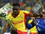 记者：国米和尤文关注朗斯中卫拜多，朗斯对球员估价超3000万