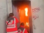 场面确实“火爆”，不莱梅对汉堡比赛后不明人士在球场厕所纵火