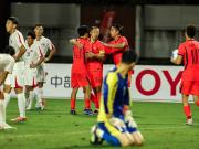 国足亚运队2-1逆转朝鲜，张玉宁、吴曦互相传射，李昊神扑