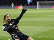 每体：巴尔科拉目前正和登贝莱的经纪人合作；他有意转会