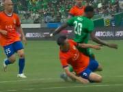 半场战报：国安0-0十人山东，郑铮染红，王大雷屡次救险