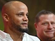 埃贝尔哽咽着夸孔帕尼：我为能认识这样一个人而感到骄傲