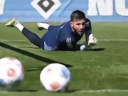 图片报：汉堡和门将霍伊尔就续约有分歧，球员关注拜仁的兴趣