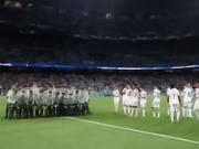 皇马U19在伯纳乌展示欧青联奖杯，姆巴佩、贝林等一线队球星列队欢迎