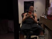 埃基蒂克发社媒分享日常：剃寸头戴护具+晒AI照片