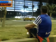 令人动容，一名没票的皇社球迷坐在球场外听国王杯决赛陪伴主队