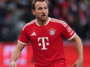 拜仁下赛季球衣上身效果图：金边设计，后背字样简化为“FC BAYERN”