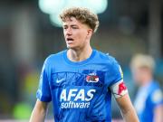 记者：阿尔克马尔中场迈南斯身价1000万，德甲、意甲球队有意