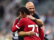 莱因克尔：恩古莫哈刚在利物浦站稳脚跟，现在谈世界杯太早