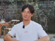 杨明洋：我会说几门语言，包括中英法德，常用法语和蹇韬对话