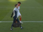 无对抗受伤离场，记者：哈弗茨伤到了腹股沟或者内收肌