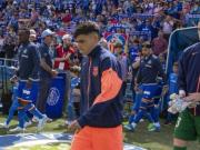 世体：赫塔费球迷折服于佩德里的表现，赛后争相合影索要签名