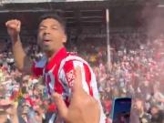 即将升入英冠，林肯城球员&球迷齐声高歌：下赛季踢热刺咯！