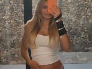 恩德里克19岁当爸爸，妻子晒怀孕照迎接人生新阶段