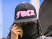 新时尚？奥利塞戴着一顶写着“fxxk”的帽子抵达王子公园球场