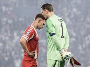 单场丢5球但全场0扑救，诺伊尔是欧冠淘汰赛近16年门将首人