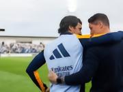 马竞球迷举行午餐聚会，托雷斯、比利亚和劳尔到场