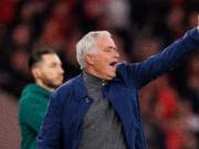 记者：穆里尼奥已不似当年那么好勇斗狠；他适合现在这支皇马