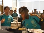 Mundo Deportivo: Nico Williams celebrates his 24th birthday with his Spanish teammates during training camp.