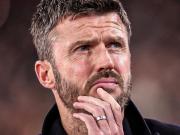 记者：曼联开展选帅，卡里克和其他候选人一样要进行正式面试