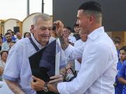 Raised by his maternal grandfather as a child, Polo said: After winning the championship, I really wanted to go home and hug my grandfather.