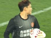 6场贡献20次扑救，辽宁铁人球员张岩当选中超5月最佳门将