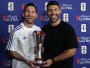 Aguero presented Messi with the Man of the Match trophy, a gift from a close friend.