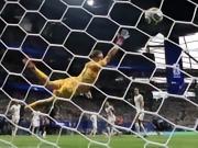 Frustrated with Pickford's save? Belling complains after Enzo's goal: "The ball went straight into the center of the goal!"