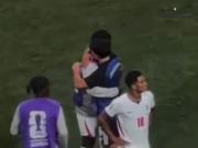 利马赛后安慰梅努，后者在图赫尔麾下没获得上场机会