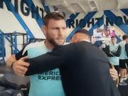 MMA选手谈在布莱顿传授技巧：这有点像摔跤，核心是手部控制