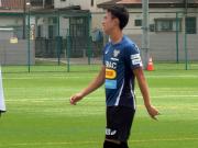 22岁日本球员中井卓大正跟随J2今治训练，球员出自皇马青训