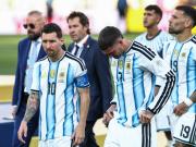 Cascarino: I'm disappointed in Messi; he shouldn't have accepted Argentina's style of play.