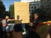 Fans presented the Spanish team with a humorous sign: "Seventh Boxing Night, Gavi vs. Paredes"