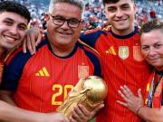 Iniesta: Pedri is a mixture of me and Xavi? He is himself.