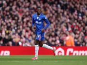 内维尔：马马杜-萨尔做得不错，今天他可以昂首离开