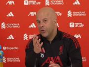 斯洛特：从足球的角度我不喜欢挤门将，谈足球我会联想15年前的巴萨