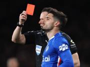 本赛季切尔西在联赛中已吃7张红牌，英超单赛季历史纪录是9张