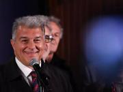  每体：会员签名递交后，拉波尔塔和他团队在其家中进行了会议