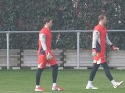 图片报：诺伊尔将首发出战门兴；16岁小将阿贾伊随一线队训练