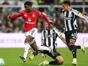 要素拉满，纽卡vs曼联上半场补时现红牌+点球+扳平剧情