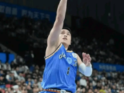北京117-73狂胜广州迎4连胜，陈盈骏22+8，巴里-布朗29+7