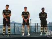 福登、胡桑诺夫出席曼城香港行球衣发布会，超1500名球迷到场