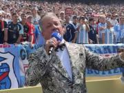Who is this roaring uncle at the World Cup final who can earn tens of thousands of dollars with a single shout?